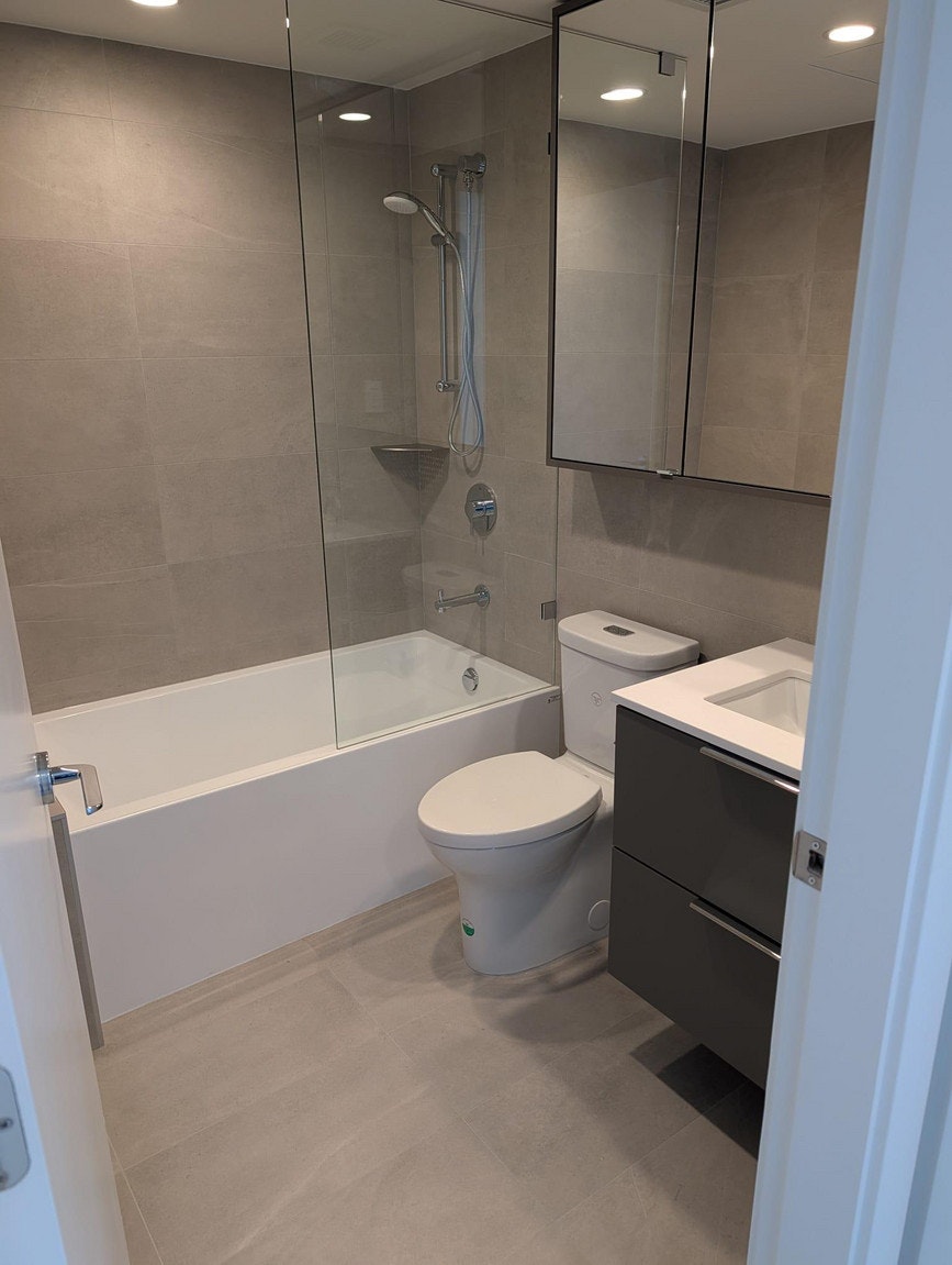 2135 Springer Avenue, Burnaby, BC, V5B 0C1 - 10