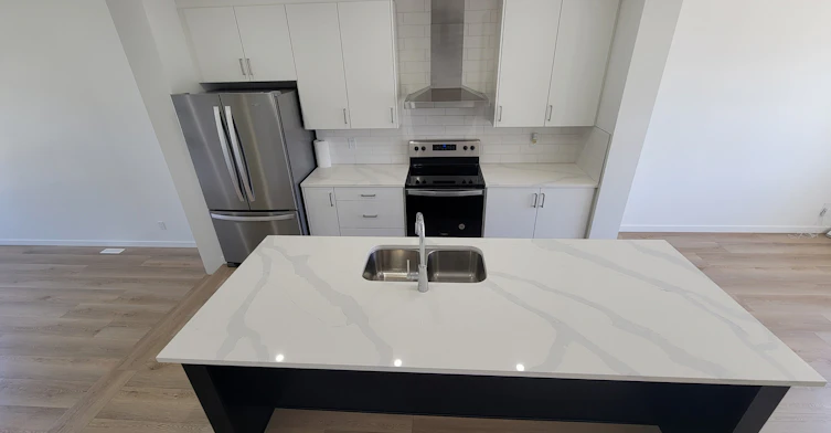 17252 2 Street NW, Edmonton, AB, T5Y 4G5