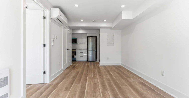 547 Melbourne Avenue, Ottawa, ON, K2A 0M5 - 5
