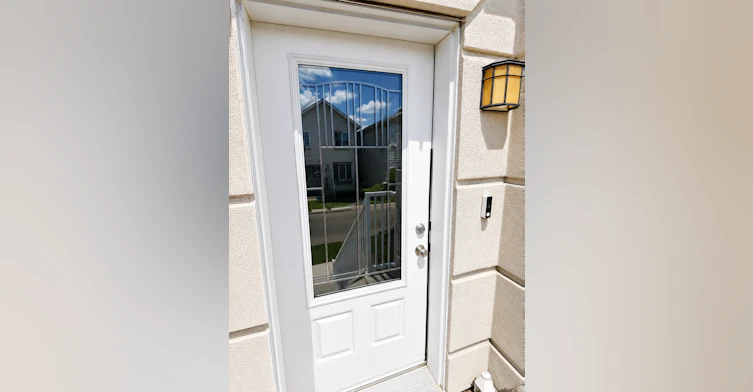 723 172 Street Southwest, Edmonton, AB, T6W 2N6 - 2