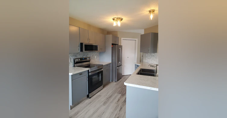 75 Willow Springs Crescent, Sylvan Lake, AB, T4S 1G3 - 2