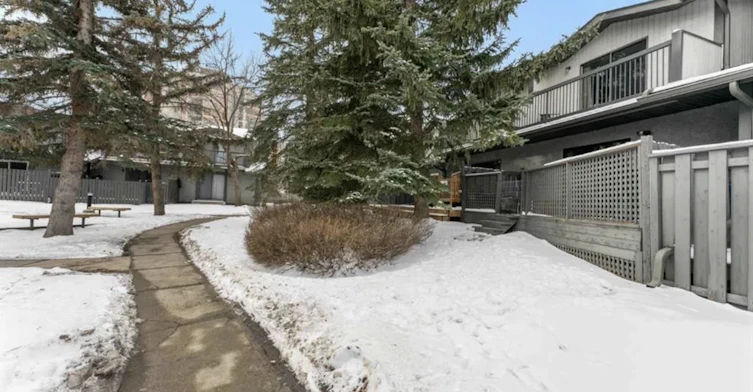 26-7172 Coach Hill Road Southwest, Calgary, AB, T3H 1C8 - 26