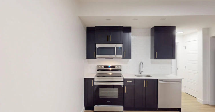 260 B, Calgary, AB, T3M 4A2 - 3
