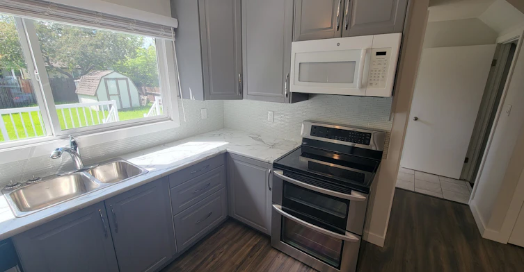 14214 32 Street Northwest, Edmonton, AB, T5Y 1P1 - 2