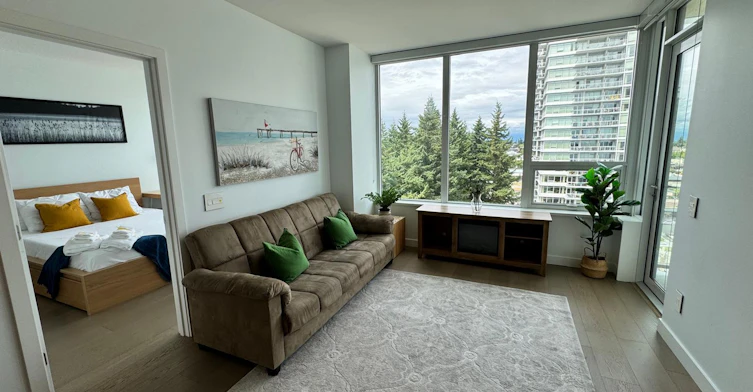 15165 Thrift Avenue, Surrey, BC, V4B 3Z4 - 2
