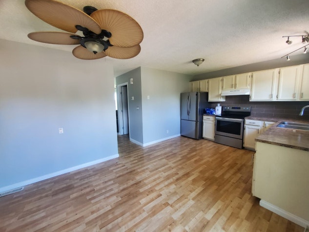 51 Westview Drive, Sylvan Lake, AB, T4S 1J1 - 4