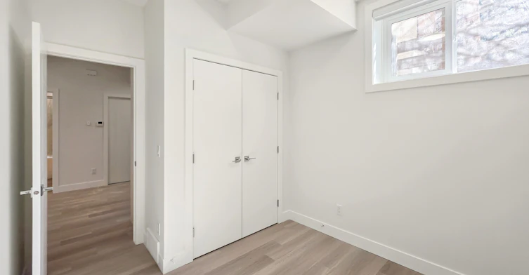 7412 34 Avenue Northwest, Calgary, AB, T3B 1N6 - 9