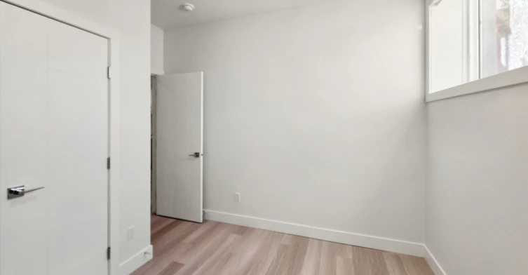 7412 34 Avenue Northwest, Calgary, AB, T3B 1N6 - 7