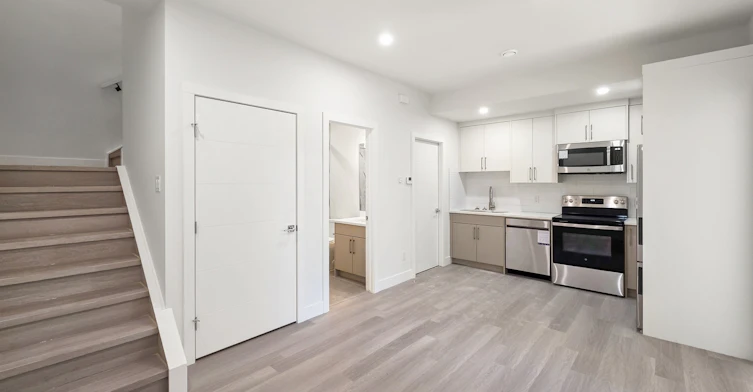 7412 34 Avenue Northwest, Calgary, AB, T3B 1N6 - 4
