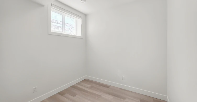 7412 34 Avenue Northwest, Calgary, AB, T3B 1N6 - 8