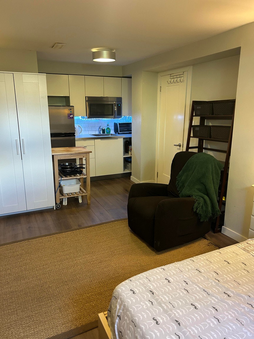 Studio/Bachelor-25 Santa Barbara Road, Toronto, ON, M2N 2C8 - 4