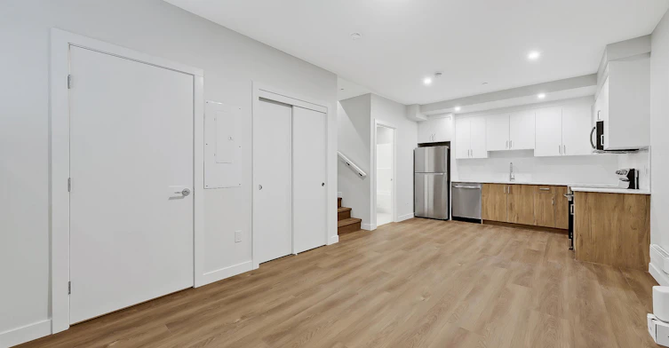 3408 37 Street Southwest, Calgary, AB, T3E 3C1 - 3