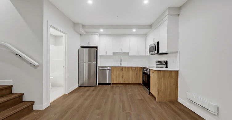 3408 37 Street Southwest, Calgary, AB, T3E 3C1 - 2