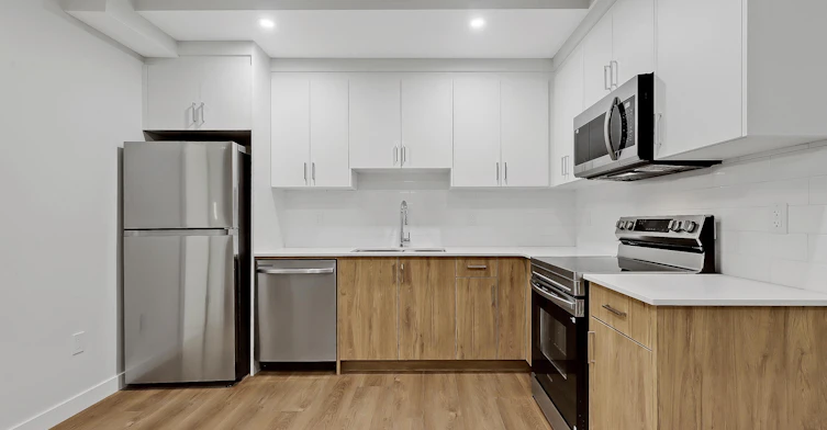 3408 37 Street Southwest, Calgary, AB, T3E 3C1 - 7