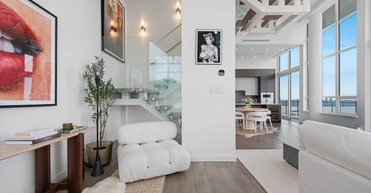 125 East 14th Street, North Vancouver, BC, V7L 0E6 - 4