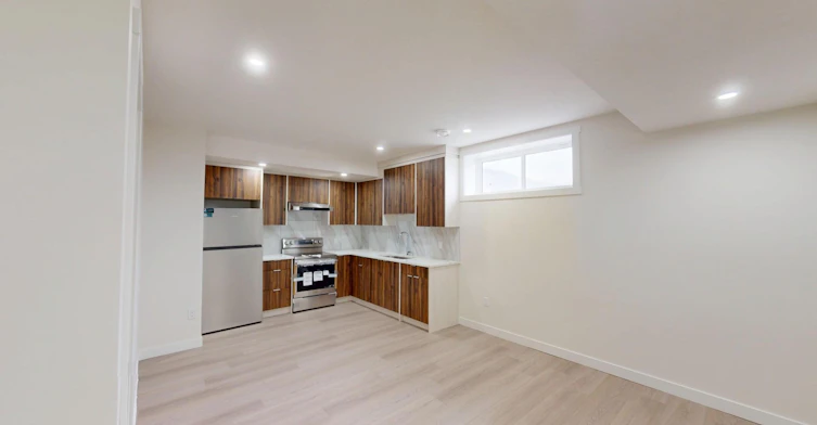215 Corner Glen Garden NE, Calgary, AB, T3N 2P1
