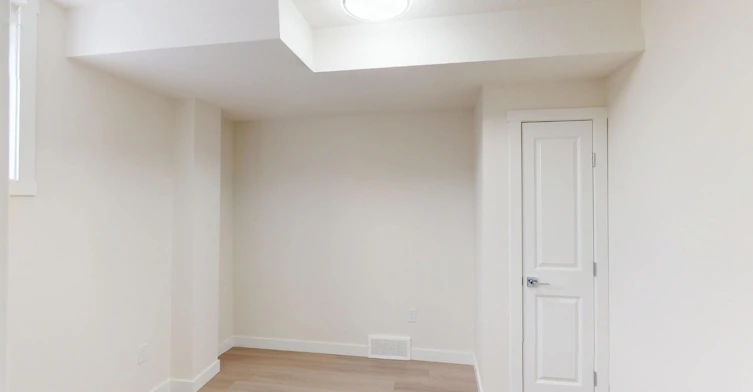 215 Corner Glen Garden NE, Calgary, AB, T3N 2P1 - 5