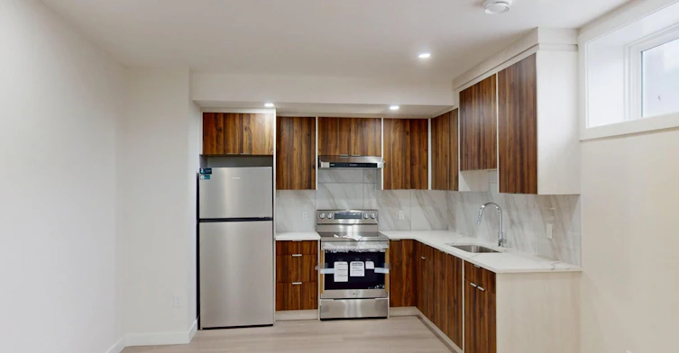 215 Corner Glen Garden NE, Calgary, AB, T3N 2P1 - 2