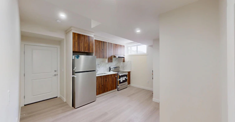 215 Corner Glen Garden NE, Calgary, AB, T3N 2P1 - 4