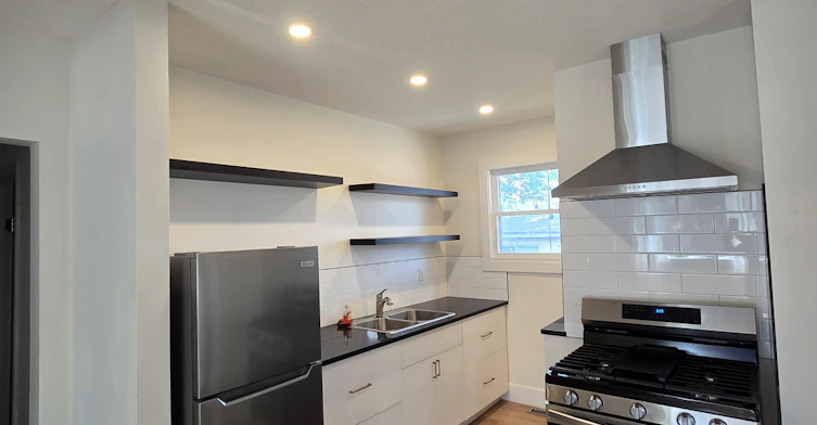 A-614 21 Avenue Northeast, Calgary, AB, T2E 1T1 - 4