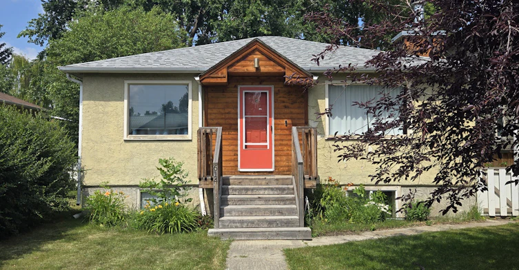 B-614 21 Avenue Northeast, Calgary, AB, T2E 1T1