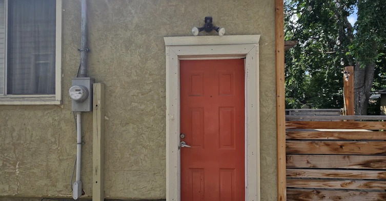 B-614 21 Avenue Northeast, Calgary, AB, T2E 1T1 - 2