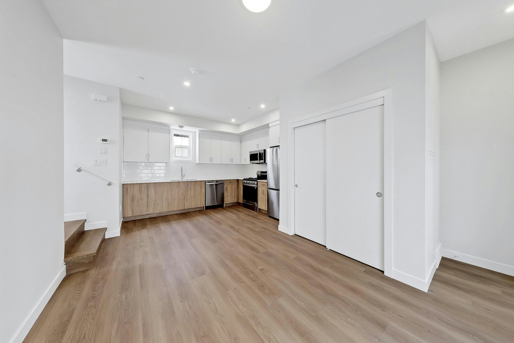 3408 37 Street Southwest, Calgary, AB, T3E 3C1 - 4