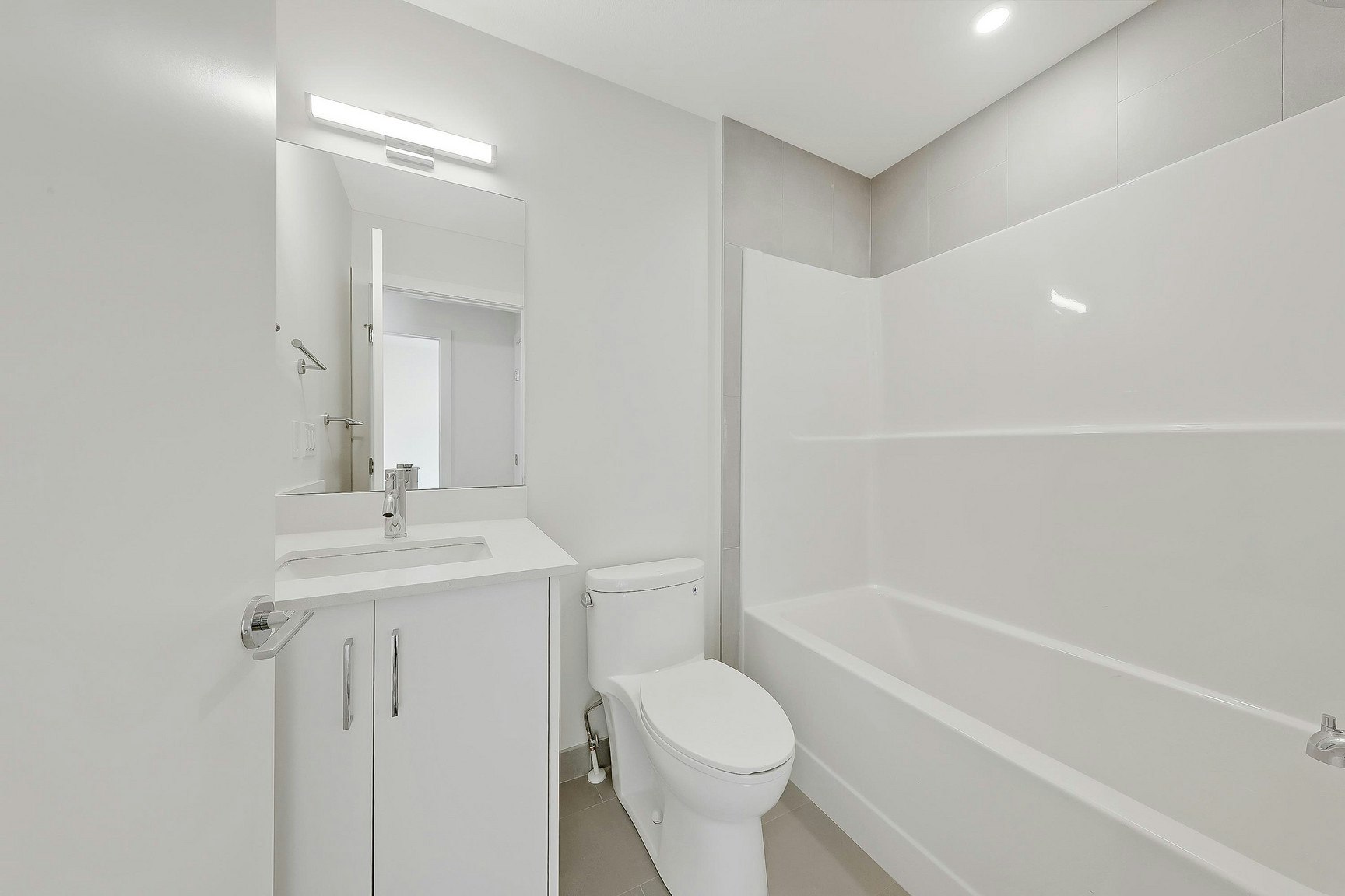 3408 37 Street Southwest, Calgary, AB, T3E 3C1 - 11