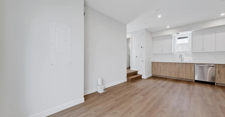 3408 37 Street Southwest, Calgary, AB, T3E 3C1 - 3