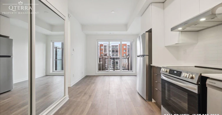 206-135 Canon Jackson Drive, Toronto, ON, M6M 0C3