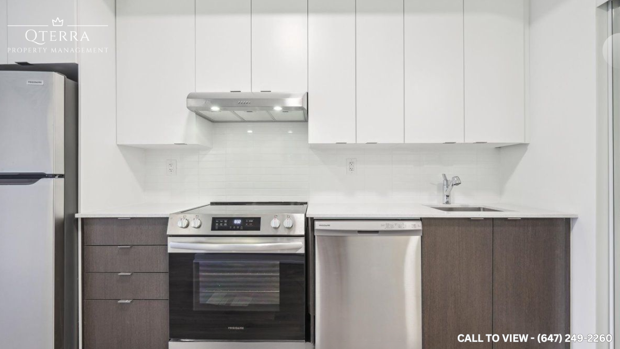 206-135 Canon Jackson Drive, Toronto, ON, M6M 0C3 - 8