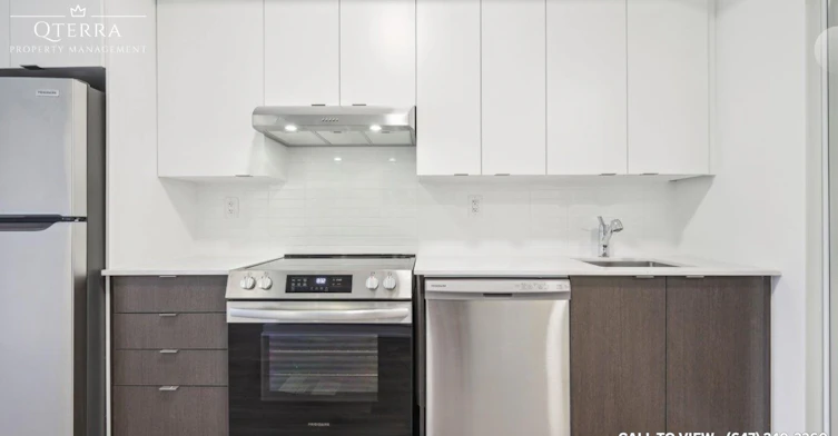 206-135 Canon Jackson Drive, Toronto, ON, M6M 0C3 - 8