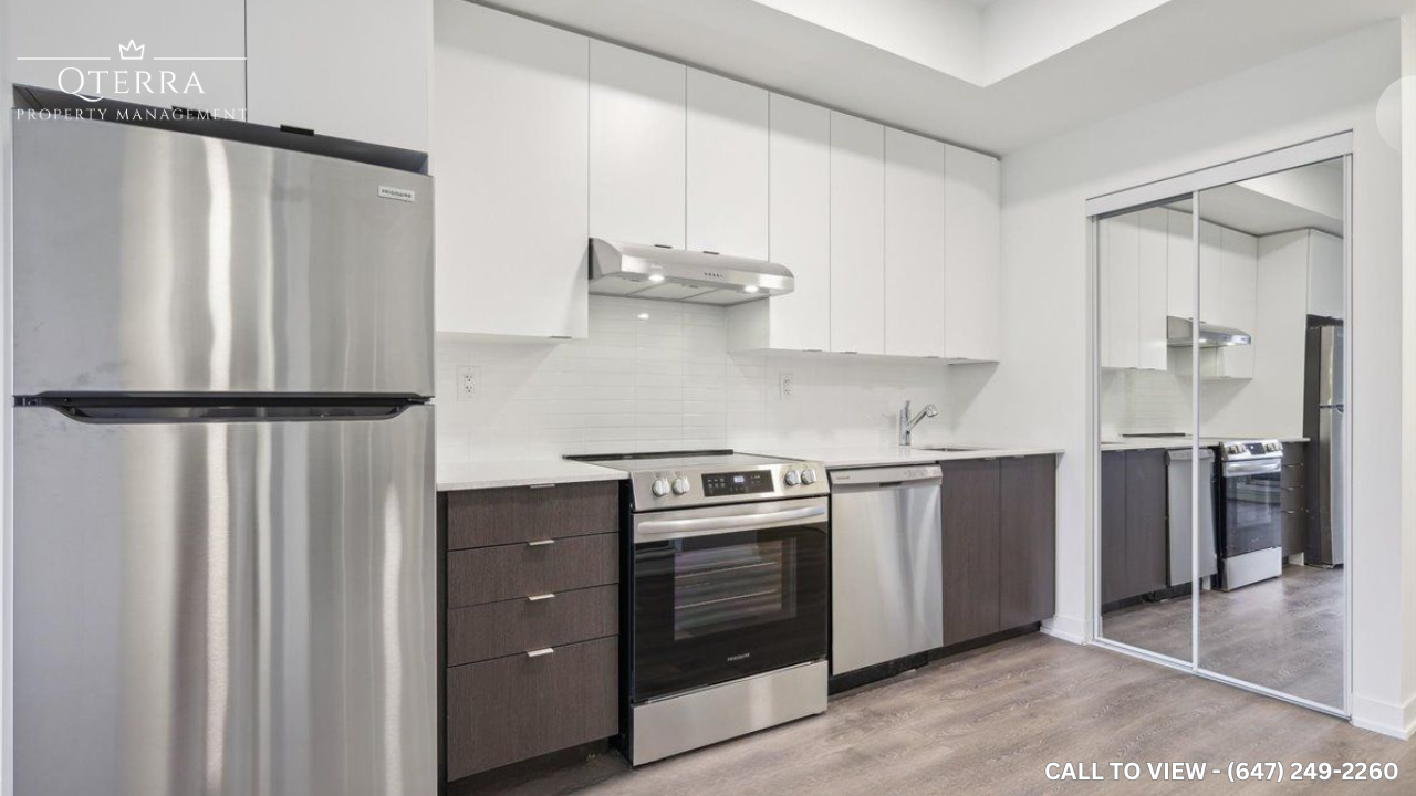 206-135 Canon Jackson Drive, Toronto, ON, M6M 0C3 - 2
