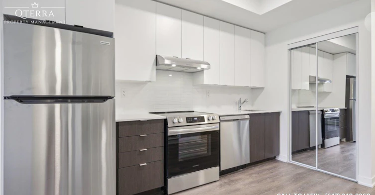 206-135 Canon Jackson Drive, Toronto, ON, M6M 0C3 - 7