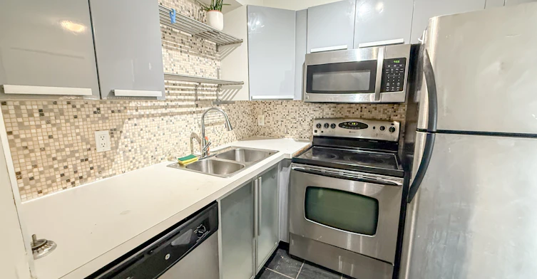 4000 Somervale Court Southwest, Calgary, AB, T2Y 4J3 - 4