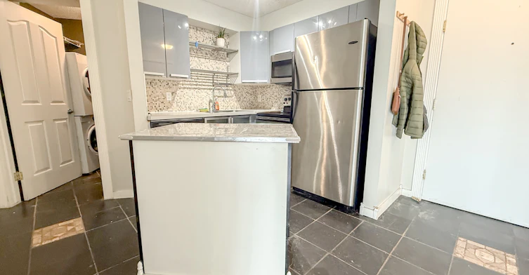 4000 Somervale Court Southwest, Calgary, AB, T2Y 4J3 - 7