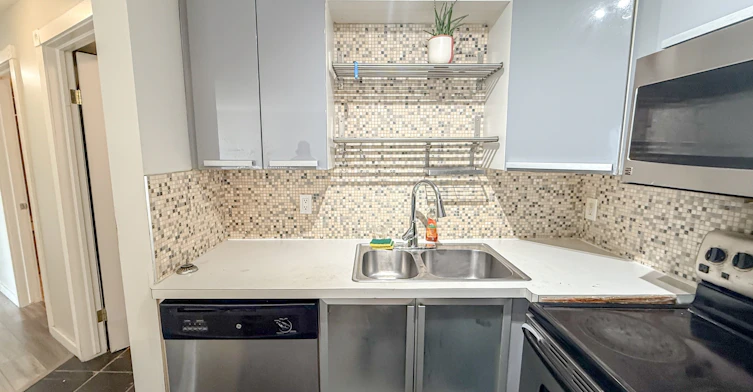 4000 Somervale Court Southwest, Calgary, AB, T2Y 4J3 - 2