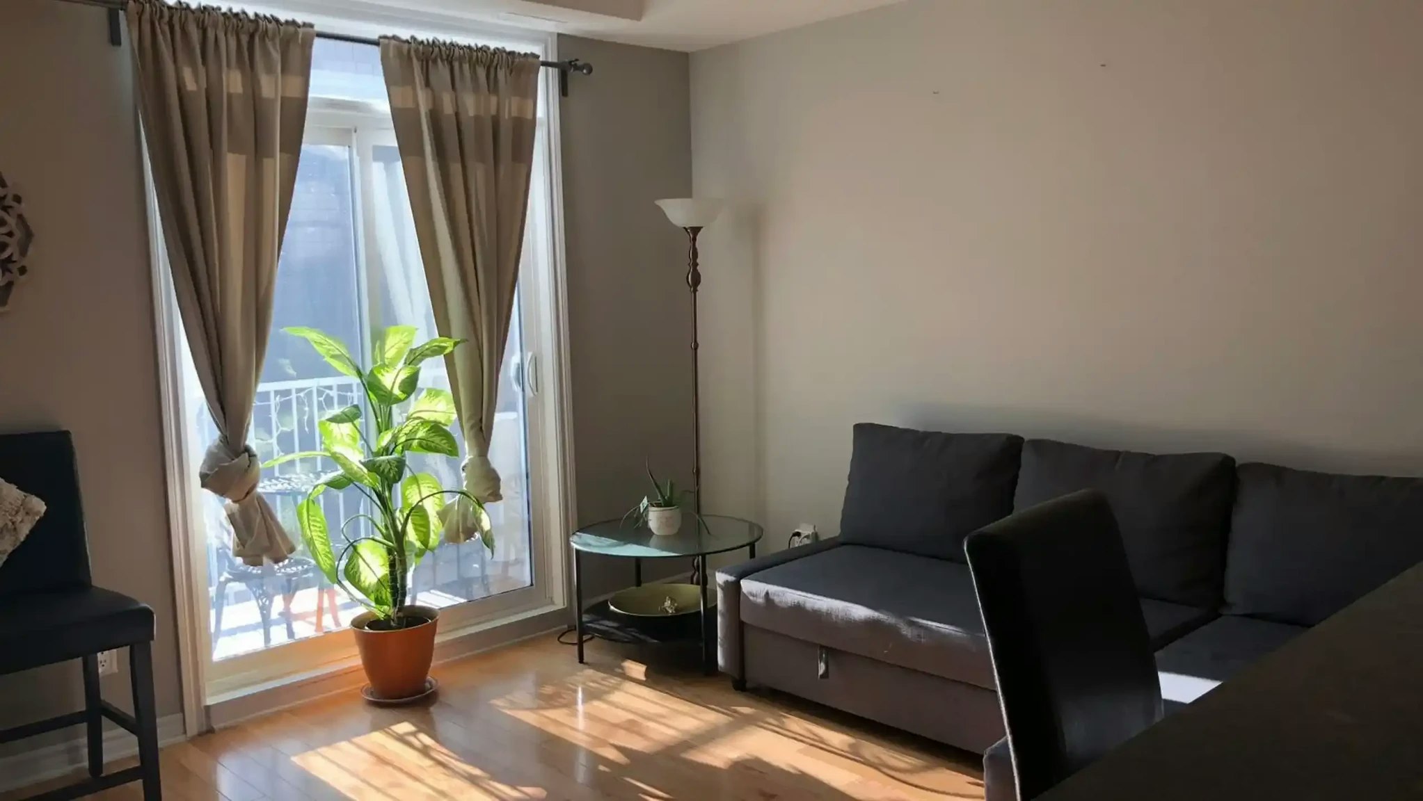857 Blackcomb Private, Ottawa, ON, K1G 1A2 - 2