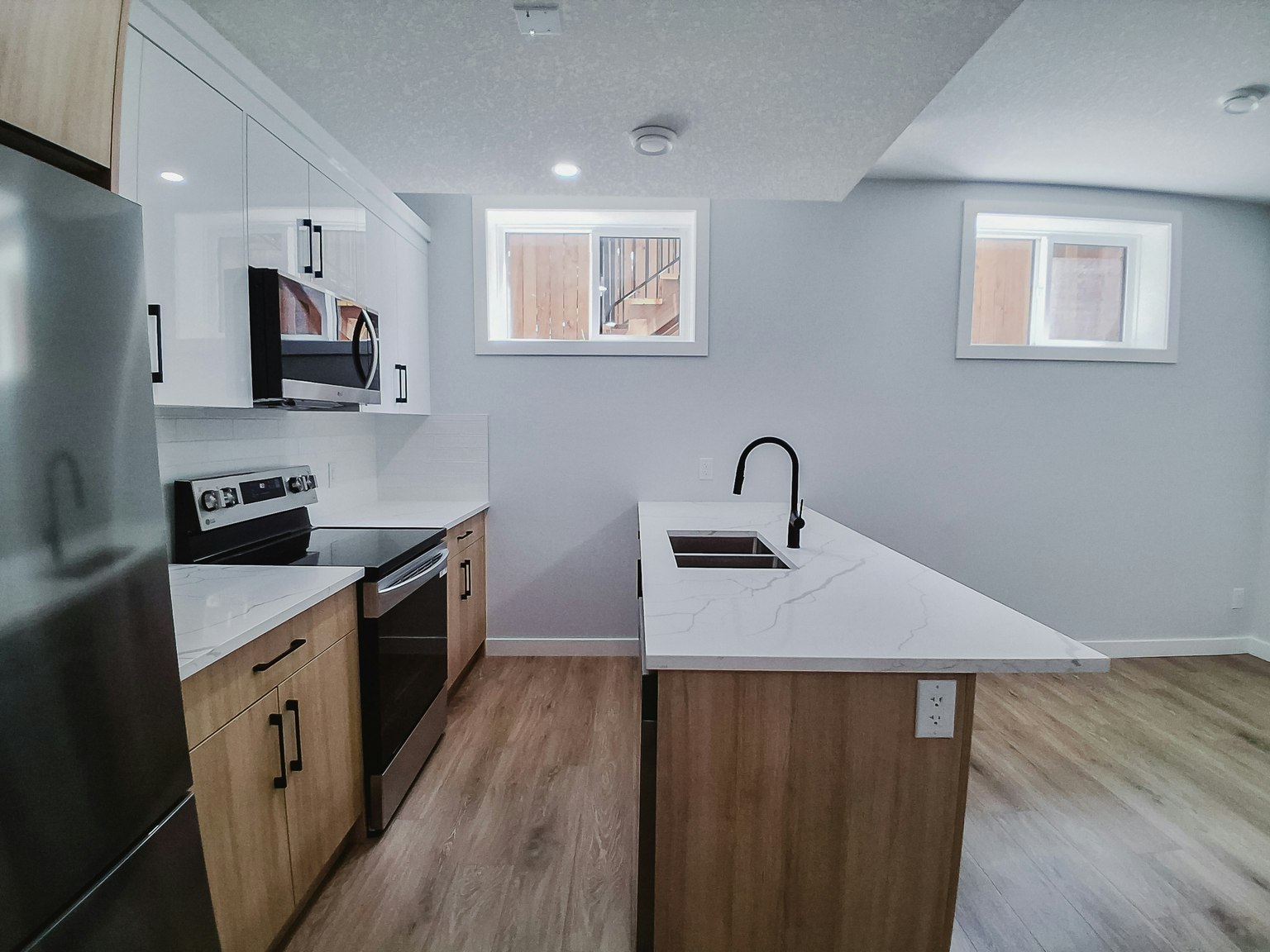 2240B-8  Street Northwest, Calgary, AB, T2M 5K8 - 5