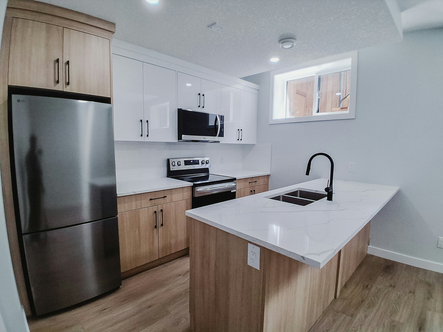 2240B-8  Street Northwest, Calgary, AB, T2M 5K8 - 4