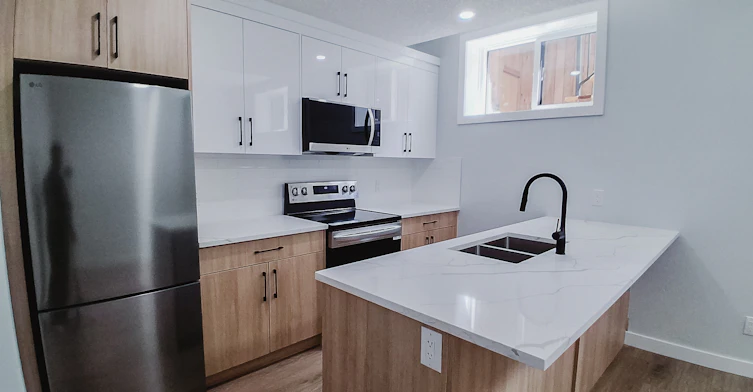 2240B-8 Street Northwest, Calgary, AB, T2M 5K8 - 4