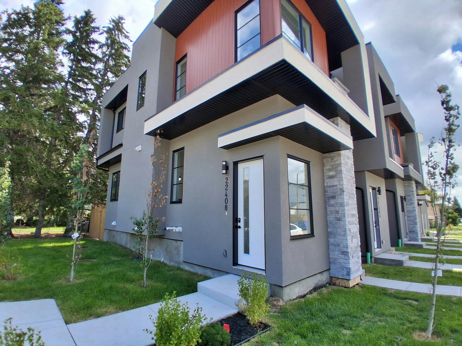 2240B-8  Street Northwest, Calgary, AB, T2M 5K8 - 2