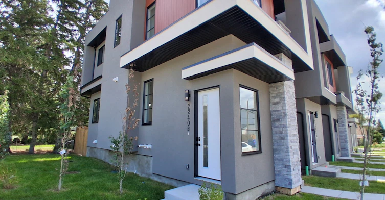2240B-8 Street Northwest, Calgary, AB, T2M 5K8 - 2