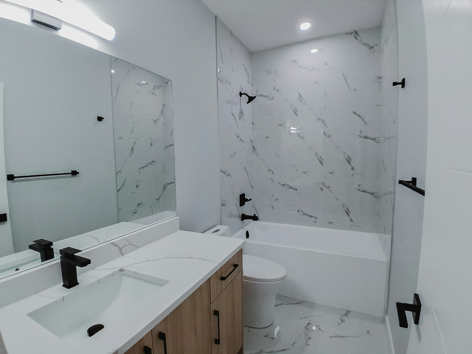 2240B-8  Street Northwest, Calgary, AB, T2M 5K8 - 11