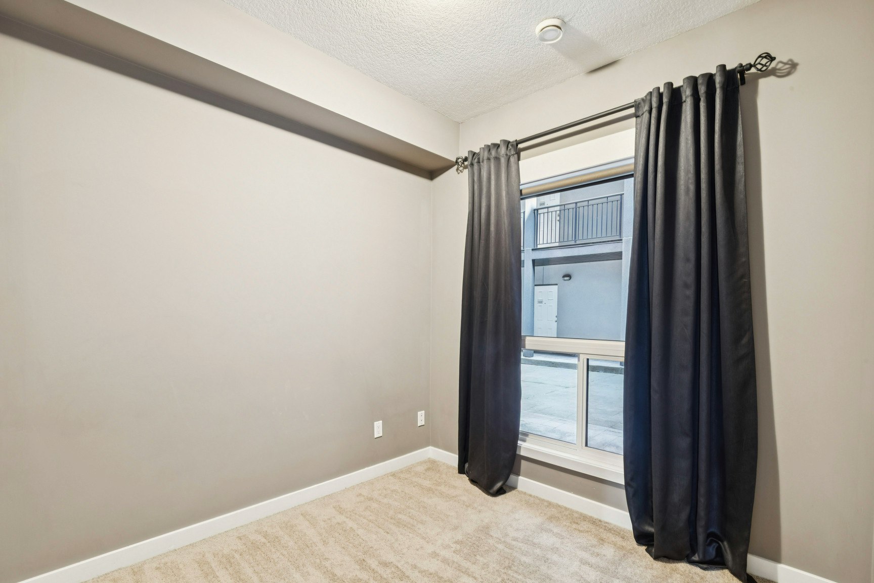 10518 113 Street, Edmonton, AB, T5H 0C6 - 10