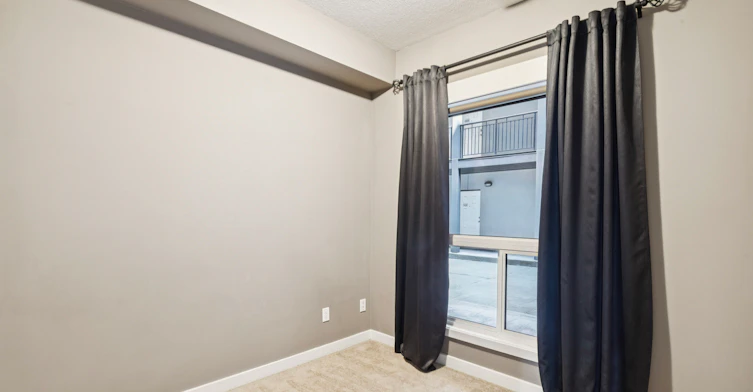 10518 113 Street, Edmonton, AB, T5H 0C6 - 10