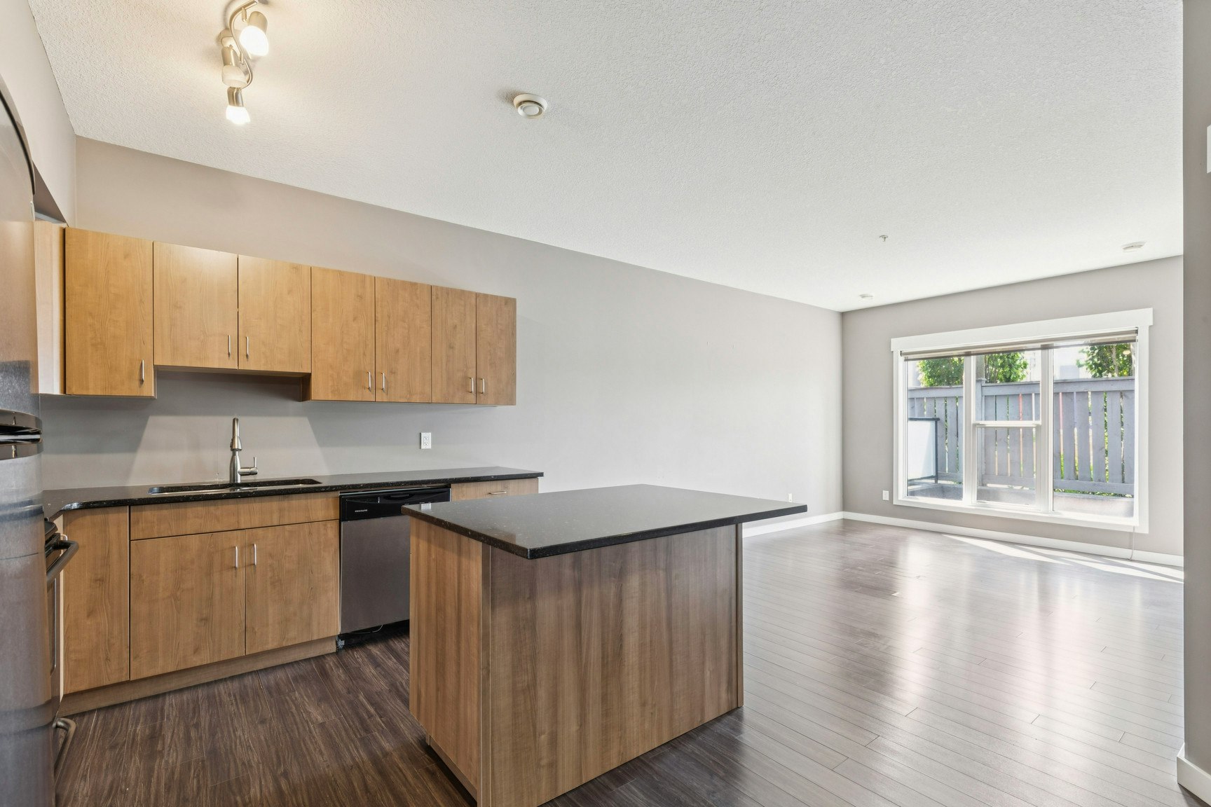 10518 113 Street, Edmonton, AB, T5H 0C6 - 4