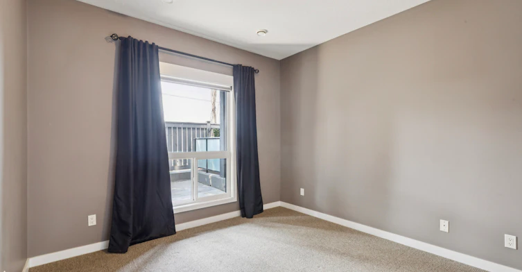 10518 113 Street, Edmonton, AB, T5H 0C6 - 9