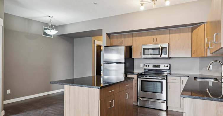 10518 113 Street, Edmonton, AB, T5H 0C6 - 2