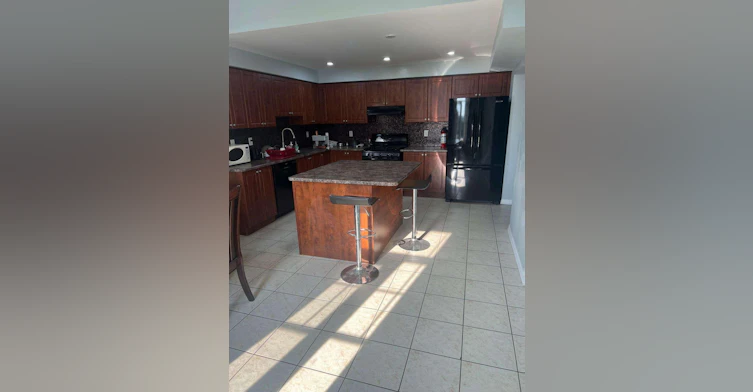 52 Commuter Drive, Brampton, ON, L7A 0S5 - 3